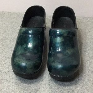 Sanita clogs